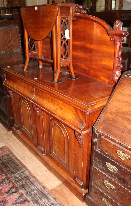 Victorian figured mahogany chiffonier with lined cellaret drawer